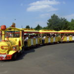 train rouge et jaune